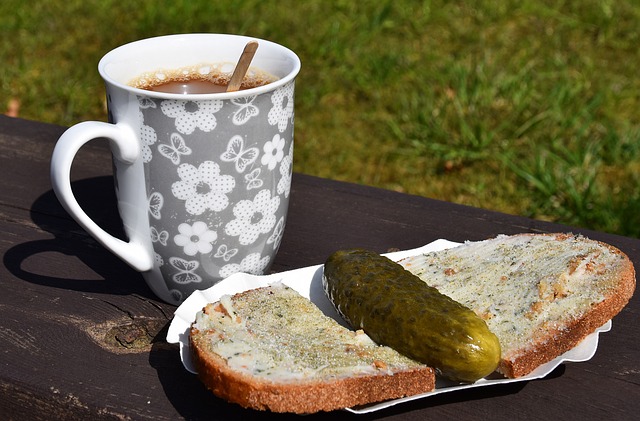 马内：萨拉赫是那种一看到球门就谁也不看的人，这是他的天性